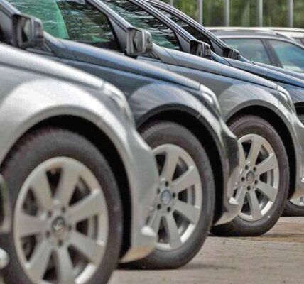 موانع پیش آمده در نقل و انتقال برخی خودروهای وارداتی منطقه آزاد اروند رفع شود