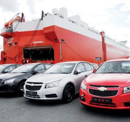 بودجه ۱۴۰۴ یا مصوبه دولت؟ جنگ تعرفه‌ای بر سر واردات خودرو ادامه دارد