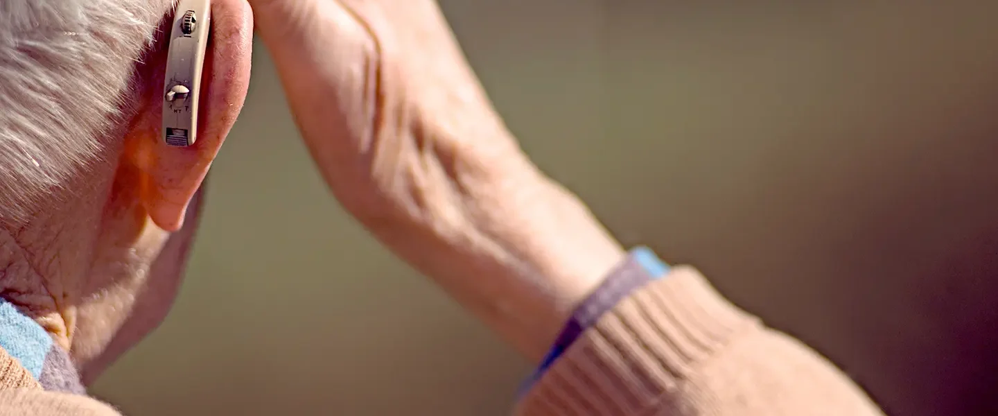 راهنمای انتخاب بهترین سمعک برای کم شنوایی حسی عصبی در درجات مختلف