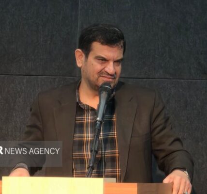 راه‌اندازی خط راه‌آهن در آبادان ضروری است