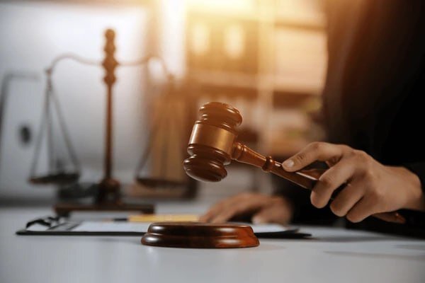 مزایده فروش ۴۱ دستگاه خودرو ایرانی و خارجی پرونده رضایت خودرو آغاز شد