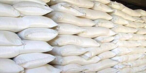 حمل آرد کارخانجات هرمزگان در شرایط ناپایدار جوی ادامه دارد