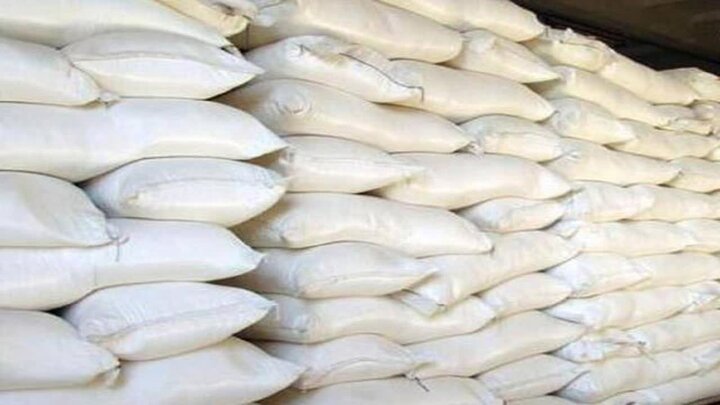 حمل آرد کارخانجات هرمزگان در شرایط ناپایدار جوی ادامه دارد