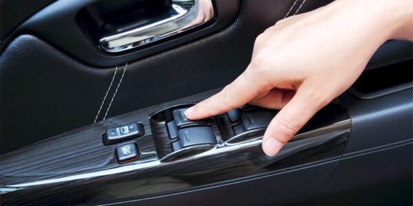 چرا شیشه بالابر ماشین کار نمی کند تصویر 1