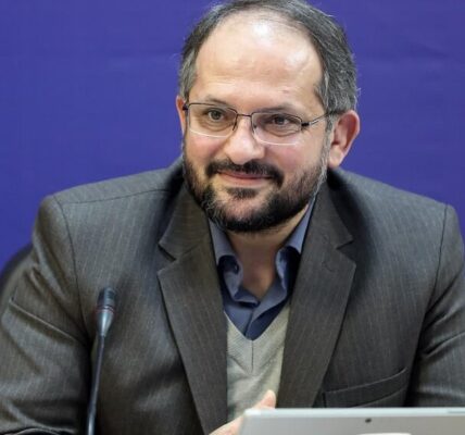 تلاش برای حل مشکلات بانوان هیئت علمی، کارمند و دانشجوی دانشگاه آزاد