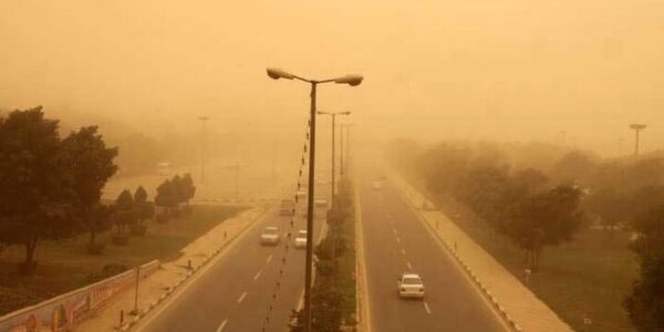 نفوذ گرد و غبار فرامنطقه ای به استان بوشهر؛ سواحل متلاطم است